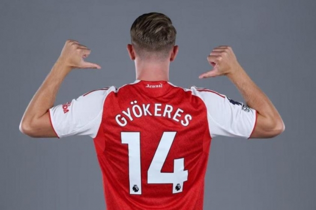 Viktor Gyokeres chọn chiếc áo số 14 của huyền thoại Thierry Henry (Ảnh: Arsenal)