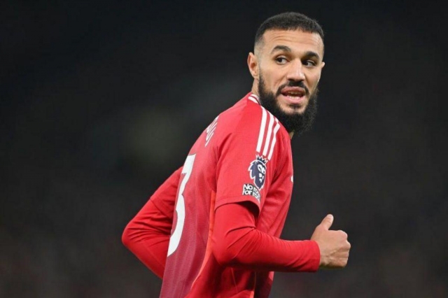Mazraoui bất ngờ được Ruben Amorim tin tưởng (Ảnh: BBC).