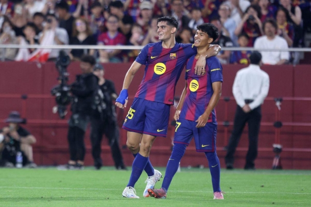 Martin đã góp mặt ở cả hai trận giao hữu tiền mùa giải của Barca (Ảnh: Barca Universal).
