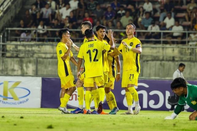 FIFA báo tin vui lớn cho ĐT Malaysia 2 CĐV Malaysia chưa hài lòng dù thắng đậm ĐT Lào