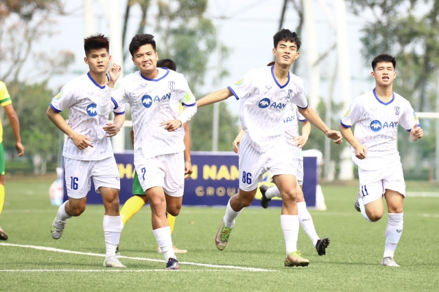 u17slna-1678443838.jpg