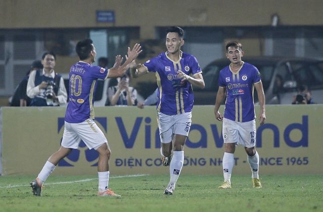 Vòng 22 V-League 2022: Ngôi đầu nóng bỏng, nhóm trụ hạng căng thẳng-211711