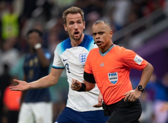 FIFA có hành động khiến cả nước Anh nổi giận 231338