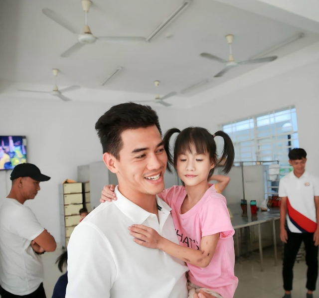 Tiến Linh làm gì sau khi giúp Bình Dương dẫn đầu V-League? 376928
