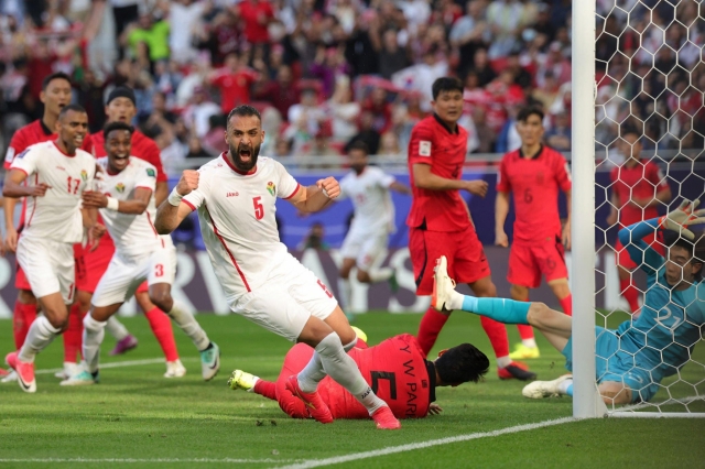 Lịch thi đấu Asian Cup hôm nay 20/1: Hàn Quốc, Malaysia đá mấy giờ? 394425