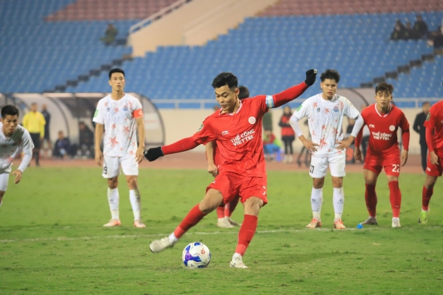 Trực tiếp Viettel 1-0 PVF-CAND: Bàn thắng trên chấm 11m 581768