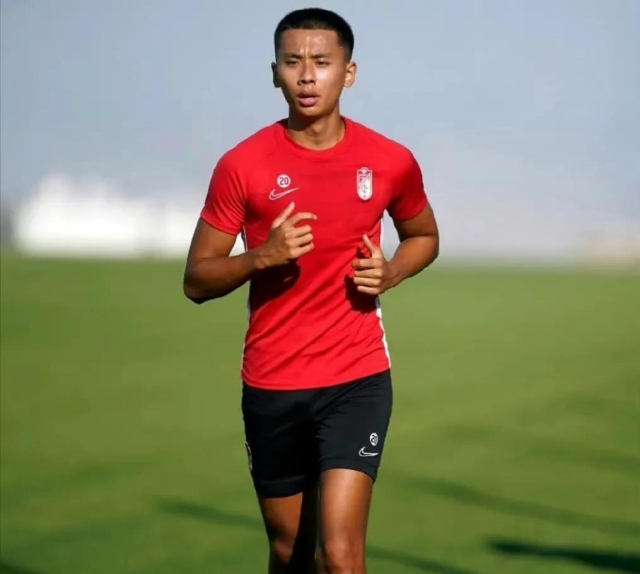 Xuất hiện tiền đạo Việt kiều Trung Quốc thử việc tại V-League 594491