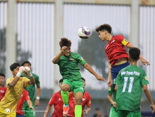 VIDEO: U17 PVF tạo 'cơn mưa' bàn thắng ở giải quốc gia 259250