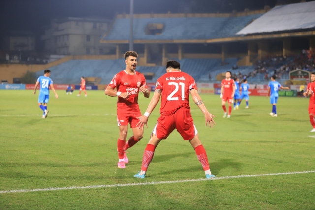 Trực tiếp Viettel 1-0 Bình Dương: Đức Chiến mở tỉ số 296047