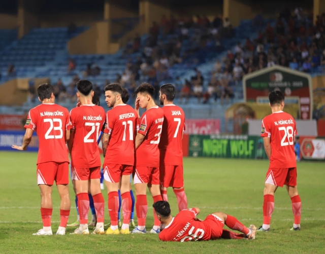 Trực tiếp Viettel 2-1 Bình Dương: Cú đúp của Đức Chiến 296069