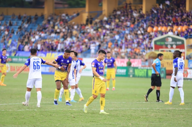 Trực tiếp Hà Nội 0-0 SLNA: Hùng Dũng trở lại 298620