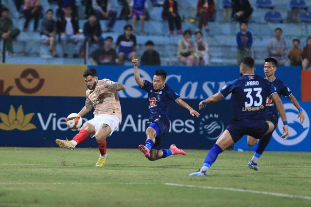 HAGL vs CAHN: Bùng nổ Pleiku 553366