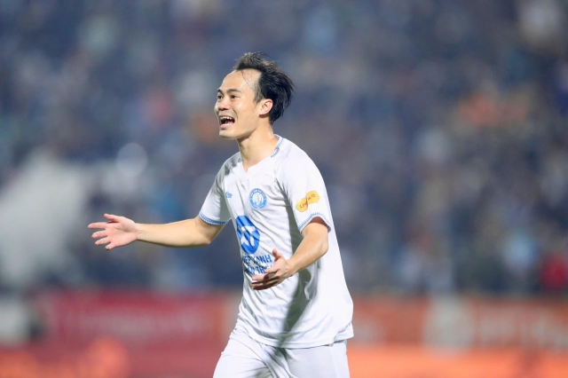 Trực tiếp Nam Định 2-0 Hải Phòng: Văn Toàn lập cú đúp 616210