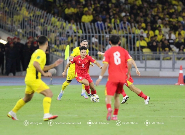 ĐT Việt Nam thua đậm 0-4 Malaysia 647955