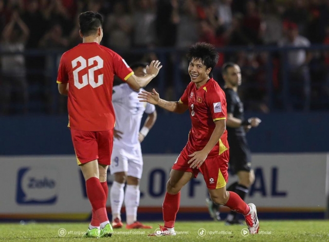 Trực Tiếp Bóng Đá - Theo Dõi Mọi Diễn Biến Của Trận Đấu Hấp Dẫn