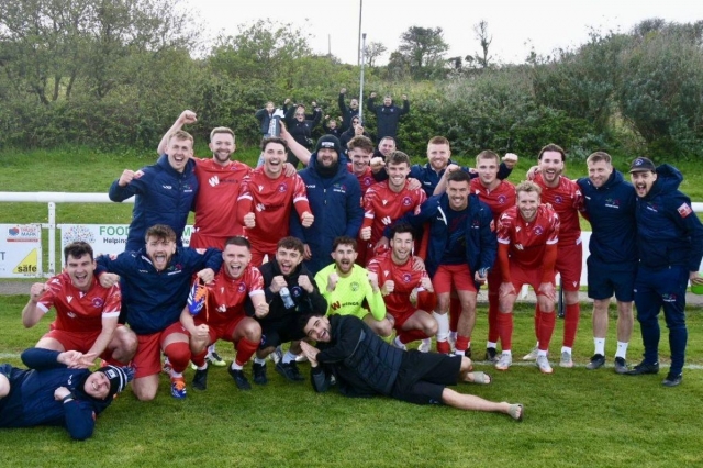 Đội b&oacute;ng Anh rớt hạng d&ugrave; gi&agrave;nh 95 điểm