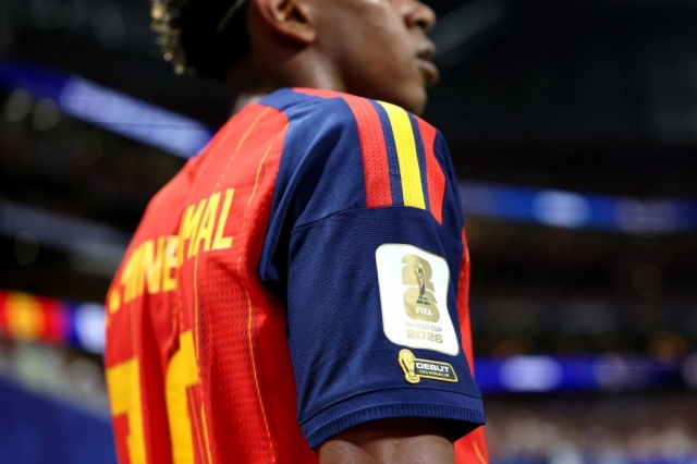 Chiếc áo đặc biệt giúp Messi đi vào lịch sử World Cup