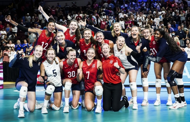 Hủy diệt đội bóng Á quân, ĐKVĐ gửi tối hậu thư đến VNL 2022 144988