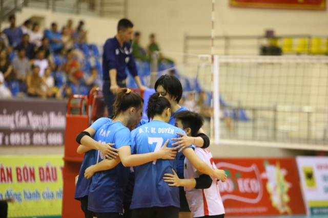 Bóng chuyền nữ Long An 'hết cơ hội' dự bán kết Cúp LienVietPostBank 2022-204714