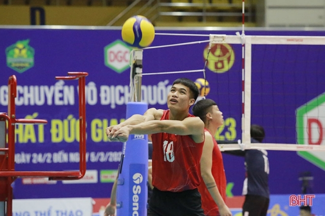 Đinh Văn Phương được gọi lên tập trung đội tuyển bóng chuyền Việt Nam 258365