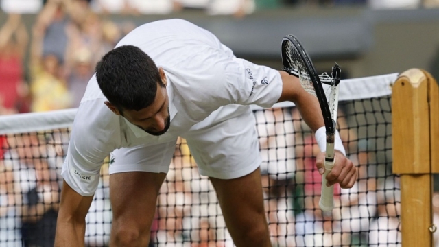 Novak Djokovic và thần đồng 16 tuổi nhận án phạt kỷ lục tại Wimbledon 2023 304676