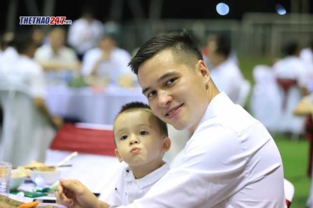 chu-tich-ldbd-viet-nam-co-dong-thai-moi-voi-filip-nguyen-320763-071243-1694736678.jpg