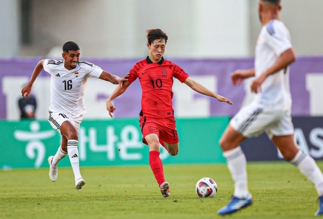 video-bong-da-iraq-han-quoc-sao-bundesliga-lap-sieu-pham-thi-uy-truoc-asian-cup-gdkfgo-b0aaxffb-3-1704552675-143-width740height502-1704619346.jpg