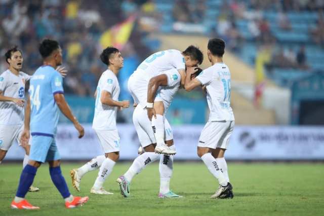 Trực tiếp Nam Định 1-0 Bình Dương: Thi đấu năng nổ-454136