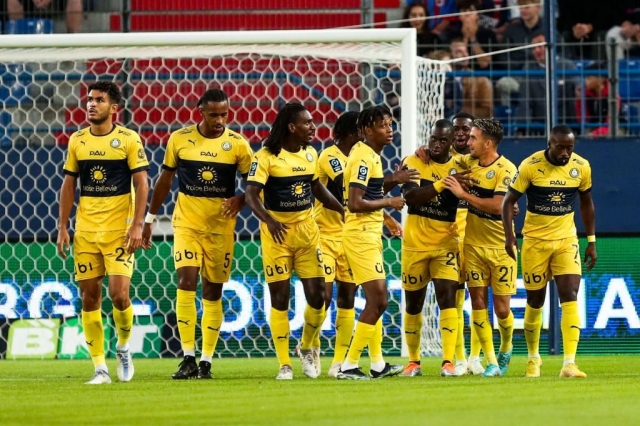 HLV Pau FC làm điều khó ngờ, Quang Hải tiếp tục bị 'ngó lơ'? 182281