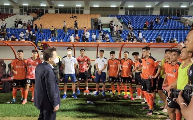 Bầu Hiển ra tay 'cứu' một CLB V-League trước khủng hoảng 192082
