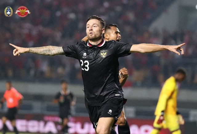 Thi đấu thăng hoa, Indonesia bất ngờ hạ gục đối thủ hạng 84 FIFA-192669