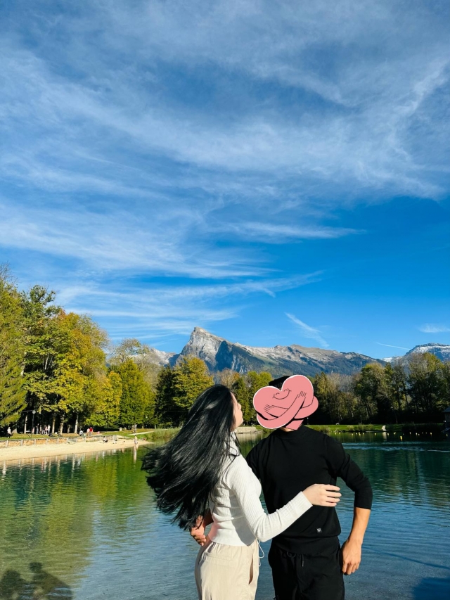 Quang Hải chính thức công khai bạn gái hot girl tại Pháp? 206358