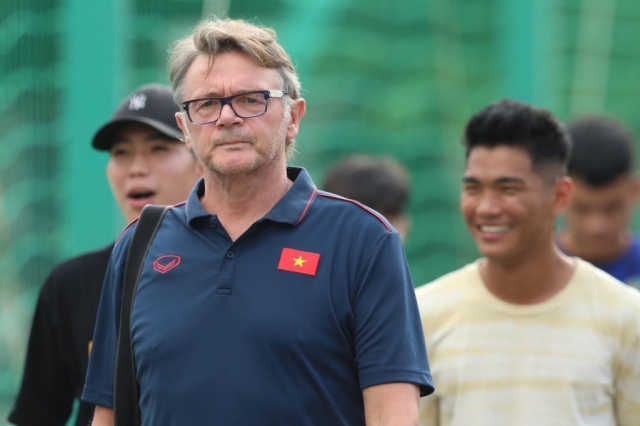 philippe-troussier-2-39220230216141119-1676599529.jpg