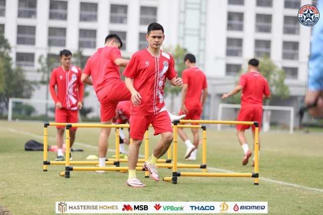 Tiền đạo Việt Nam ghi hơn 100 bàn bất ngờ xuống hạng Nhì 584121
