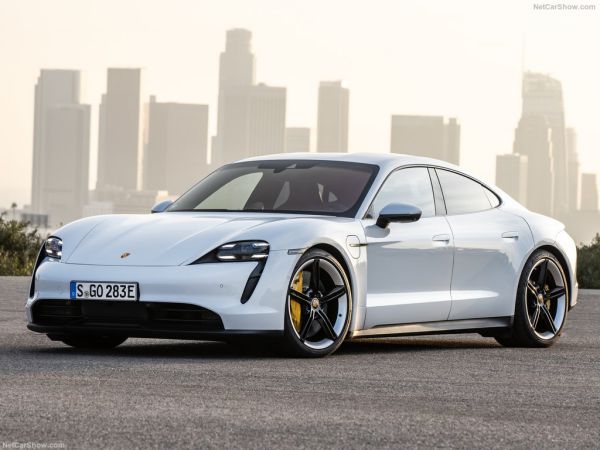 Giá xe Porsche Taycan tháng 11/2023 356991