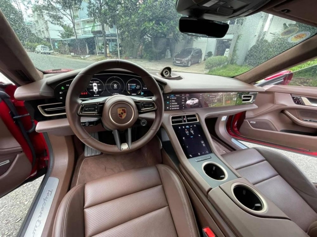 Giá xe Porsche Taycan tháng 11/2023 356997