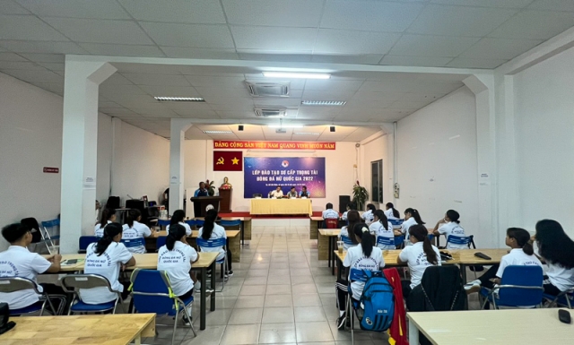 Bế giảng lớp đào tạo sơ cấp trọng tài bóng đá nữ quốc gia 2022 202483