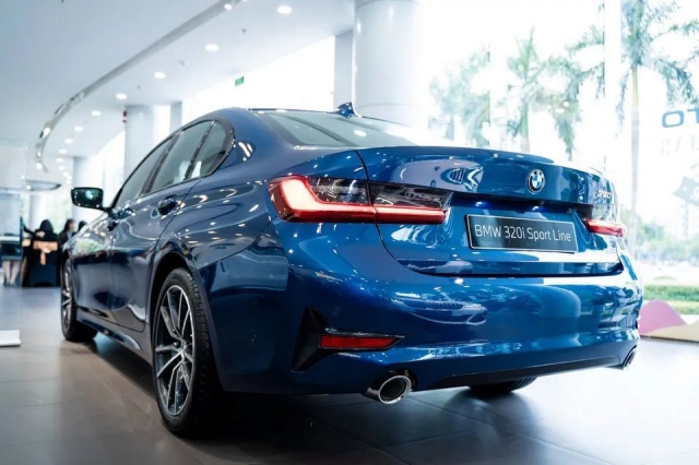 BMW 3-series giảm sâu kỷ lục, giá thấp nhất chỉ ngang ngửa Toyota Camry 276133