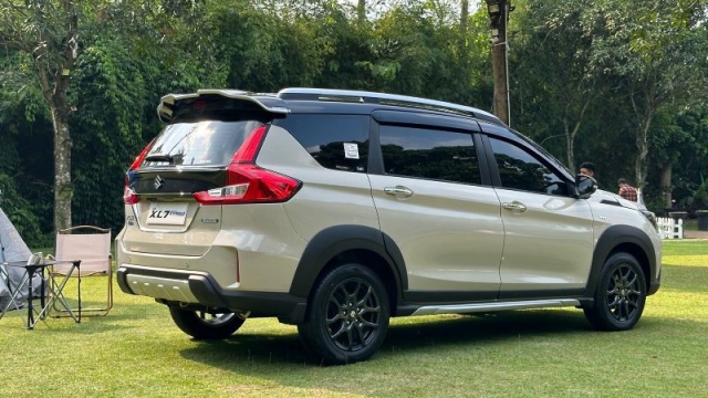 suzuki-xl7-hybrid_2385