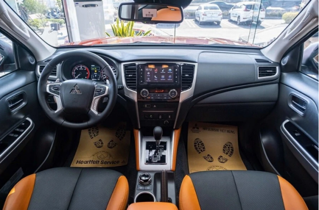 Mitsubishi Triton giảm giá chạm đáy mới, đủ sức đấu ‘vua bán tải’ Ford Ranger? 306562