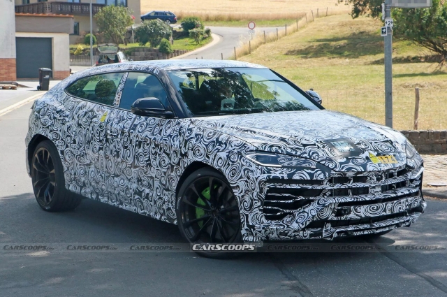 2024-Lamborghini-Urus-726-10_result