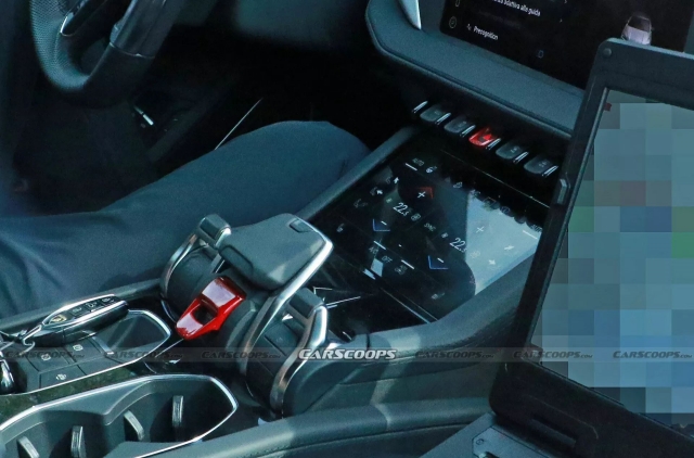 Siêu SUV Lamborghini Urus hé lộ bản nâng cấp: Tinh chỉnh từ trong ra ngoài, chỉ còn biến thể hybrid 308434