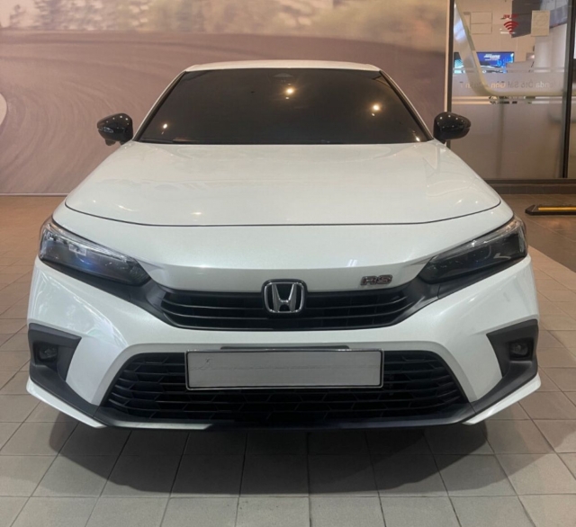 Honda Civic ‘siêu lướt’ lăn bánh vỏn vẹn 8.000 km được chào bán với giá khó tin 318513