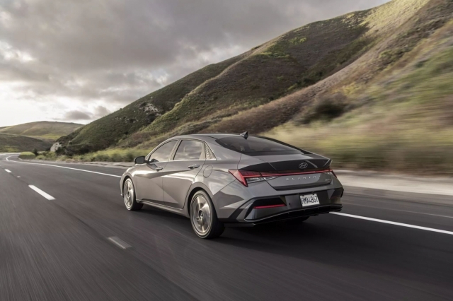 2024-Hyundai-Elantra-US-15-2048x1366_result
