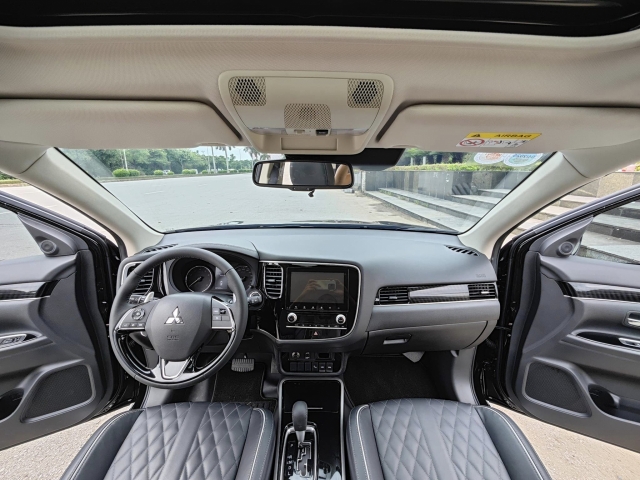 Mitsubishi Outlander ‘siêu lướt’ lăn bánh vỏn vẹn hơn 7.000 km được rao bán với giá ngỡ ngàng 321036