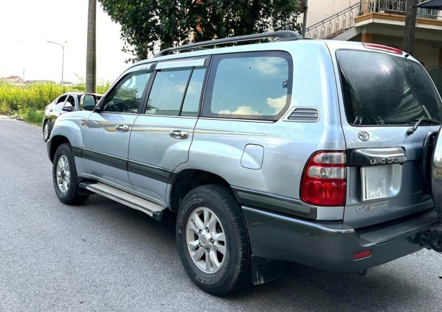Lăn bánh gần 20 năm, ‘xe chủ tịch’ Toyota Land Cruiser được rao bán với giá khó tin 337659