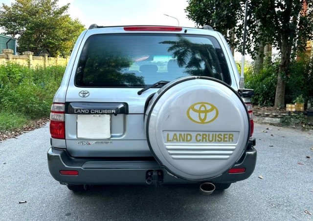 Lăn bánh gần 20 năm, ‘xe chủ tịch’ Toyota Land Cruiser được rao bán với giá khó tin 337661