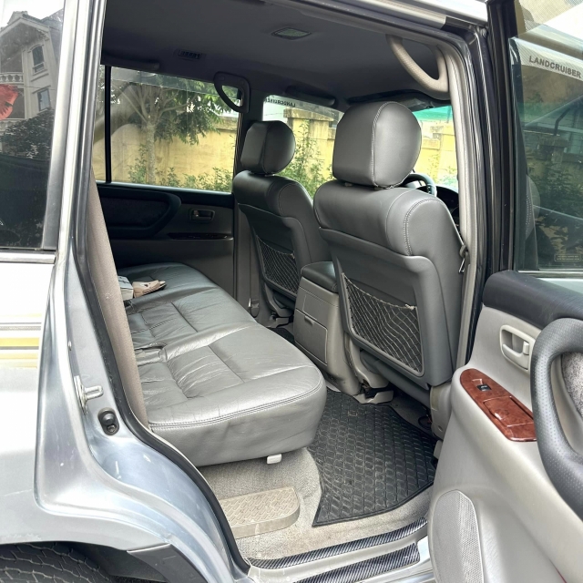 Lăn bánh gần 20 năm, ‘xe chủ tịch’ Toyota Land Cruiser được rao bán với giá khó tin 337664