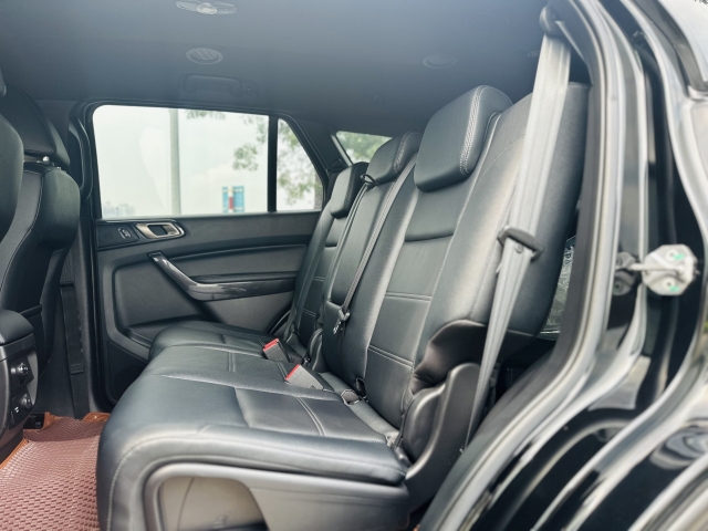 Ngỡ ngàng giá bán của Ford Everest ‘lướt’ sau 2 năm lăn bánh 351152