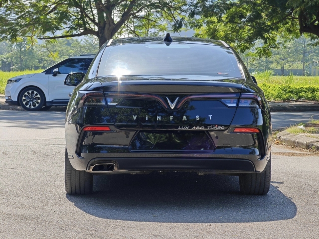 VinFast Lux A2.0 cũ được chào bán với giá ‘không tưởng’ chỉ sau 9.000km lăn bánh 359343